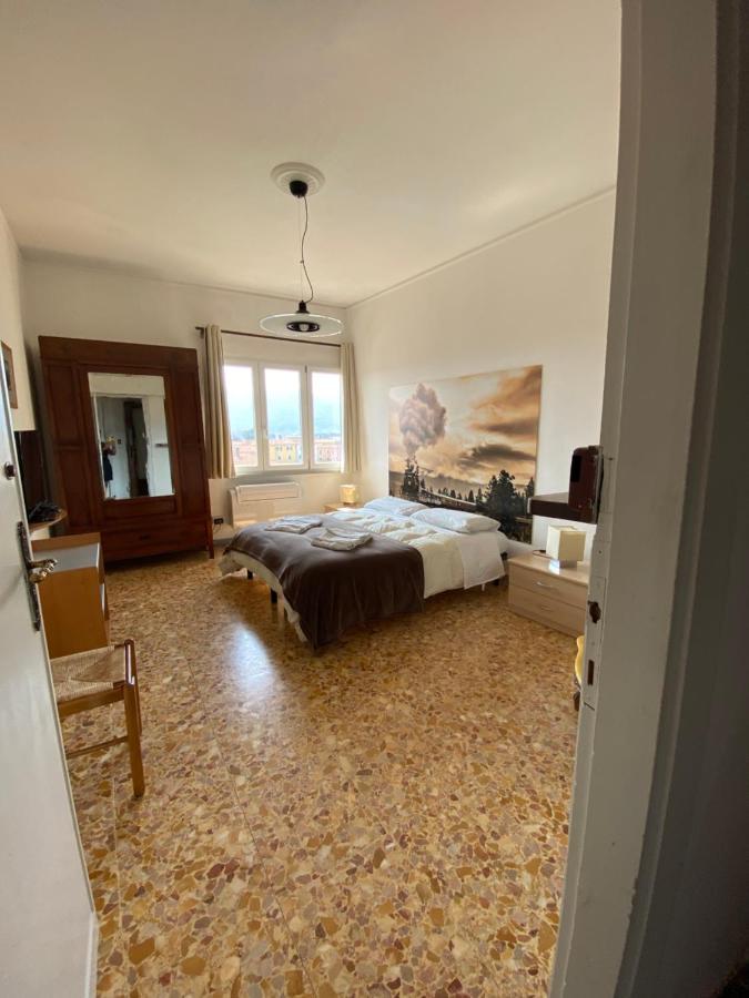 Del Viaggiatore * Sarzana