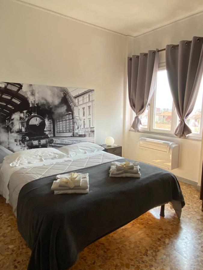 Del Viaggiatore * Sarzana